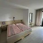 Blues House Pensionat 3*