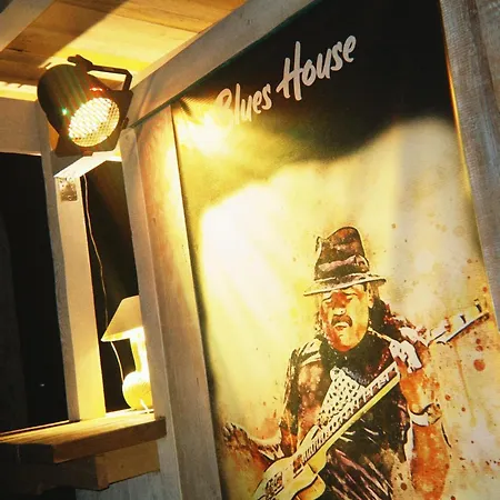 Blues House فينوس