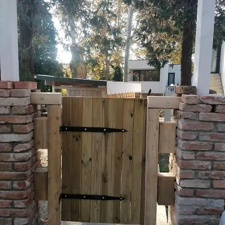 Blues House فينوس