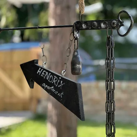 Blues House فينوس