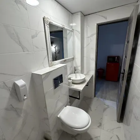 Blues House فينوس